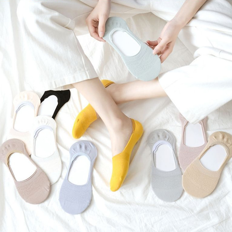 অগভীর ফাঁকা মোজা দিয়ে সলিড কালার উইমেন বোট মোজা