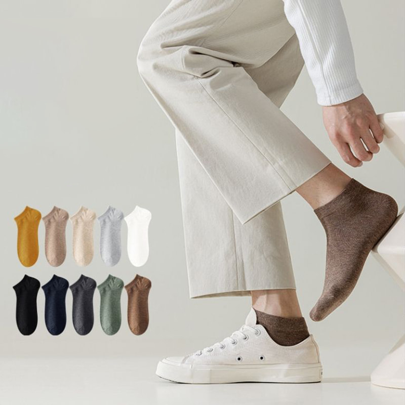 বসন্ত এবং শরত্কাল চিরুনি তুলা সলিড কালার পুরুষদের মোজা
